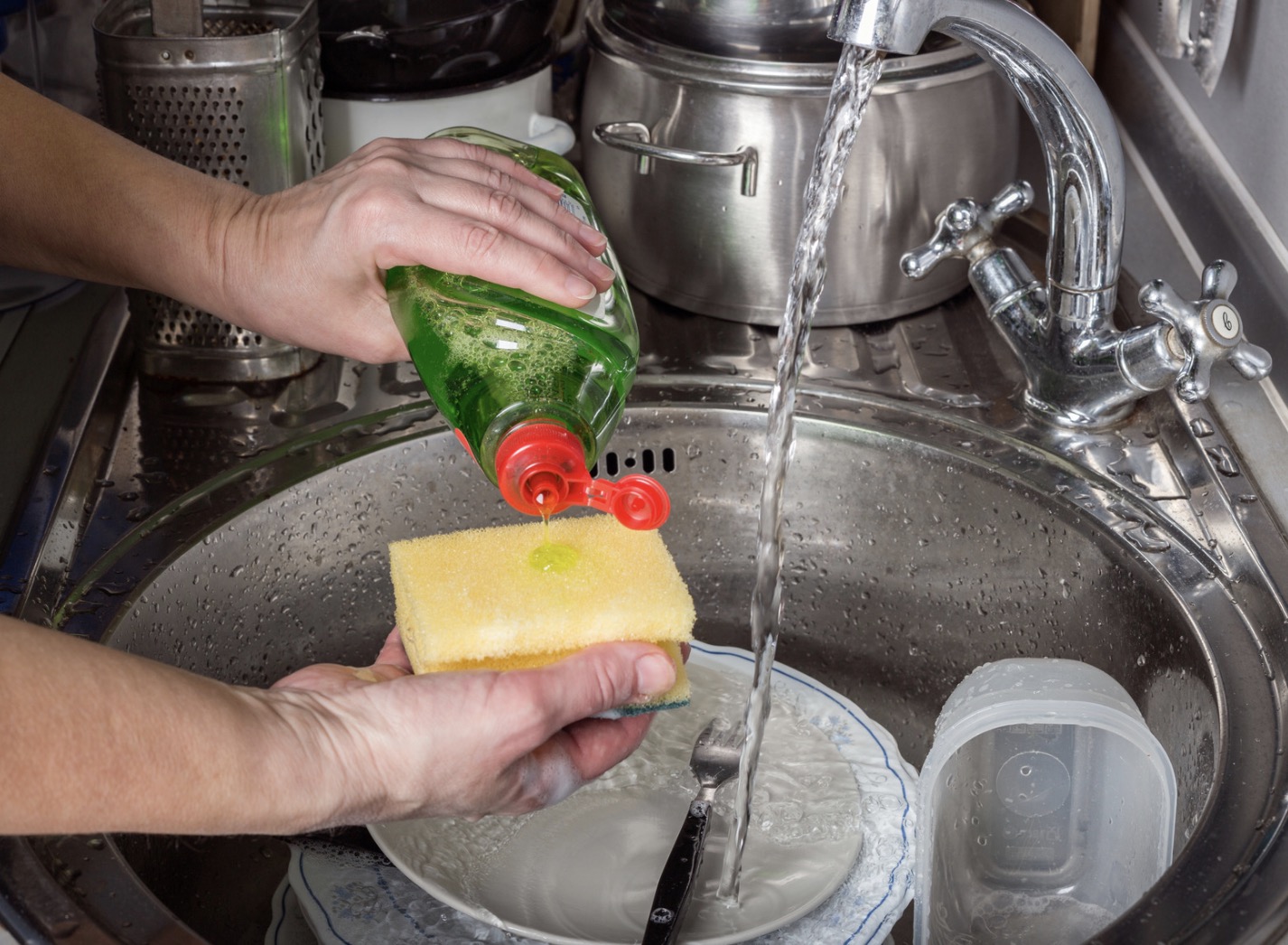 Recette de grand-mère du liquide vaisselle : fabriquez-le avec facilité
